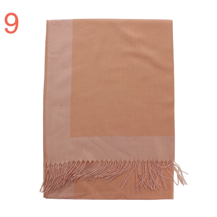 Echarpe Modèle Uni Avec Franges Aux Extrémités 12 Echarpe Modèle Uni Avec Franges Aux Extrémités – Image 10