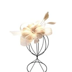 Bibi De Cérémonie à Fleur En Plumes Avec Perles Au Cœur Coloris Au Choix -Accessoires De Mode pdtimg 4921685hd