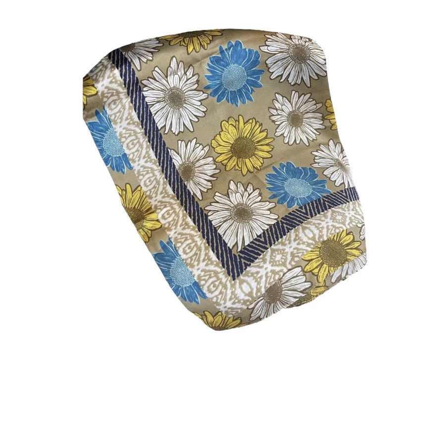 Foulard Carré En Polyester à Effet Soie Avec Motif Grenade 5 Foulard Carré En Polyester à Effet Soie Avec Motif Grenade – Image 3