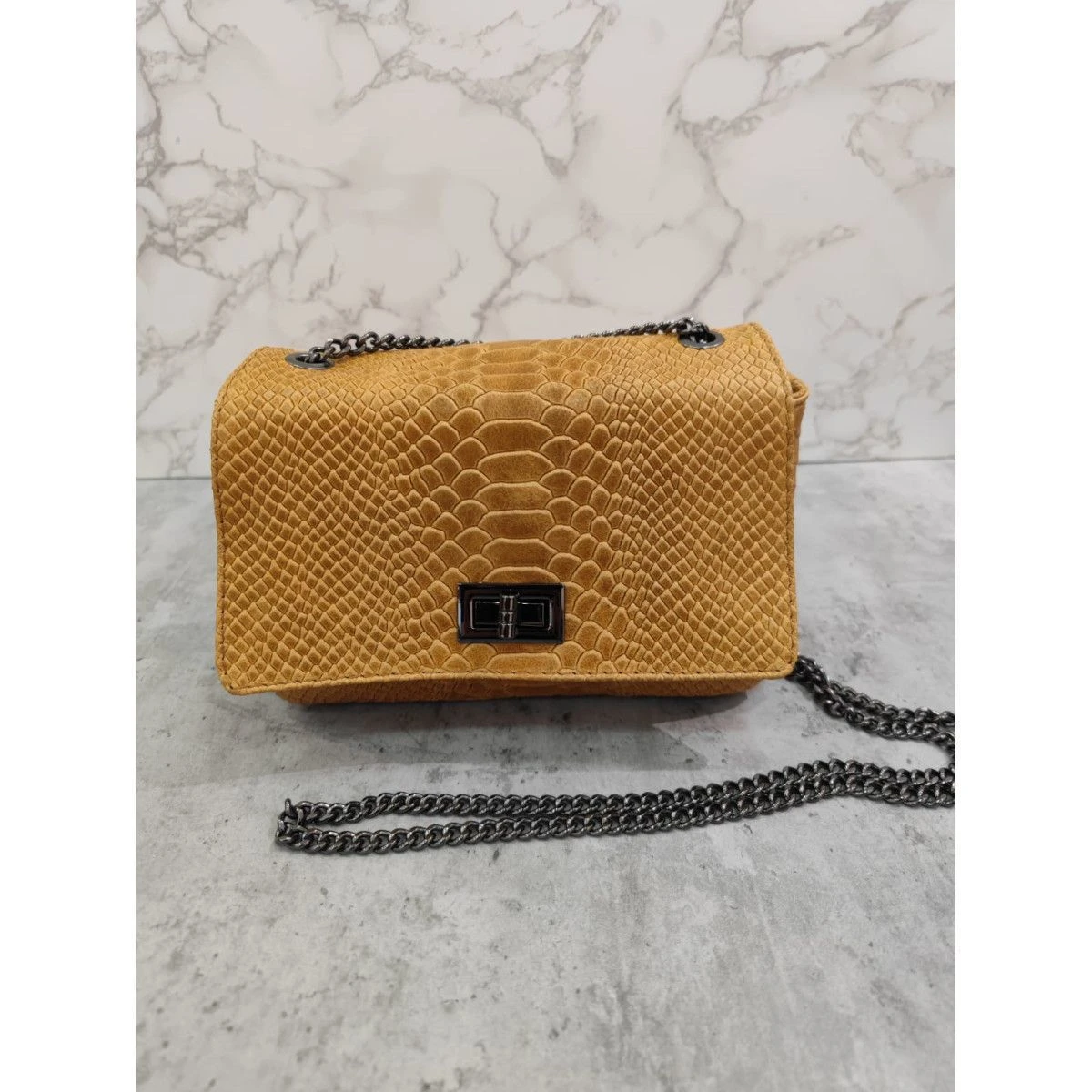 Sac Pochette Porté épaule En Croûte De Cuir Imprimé Python 9 Sac Pochette Porté épaule En Croûte De Cuir Imprimé Python – Image 7