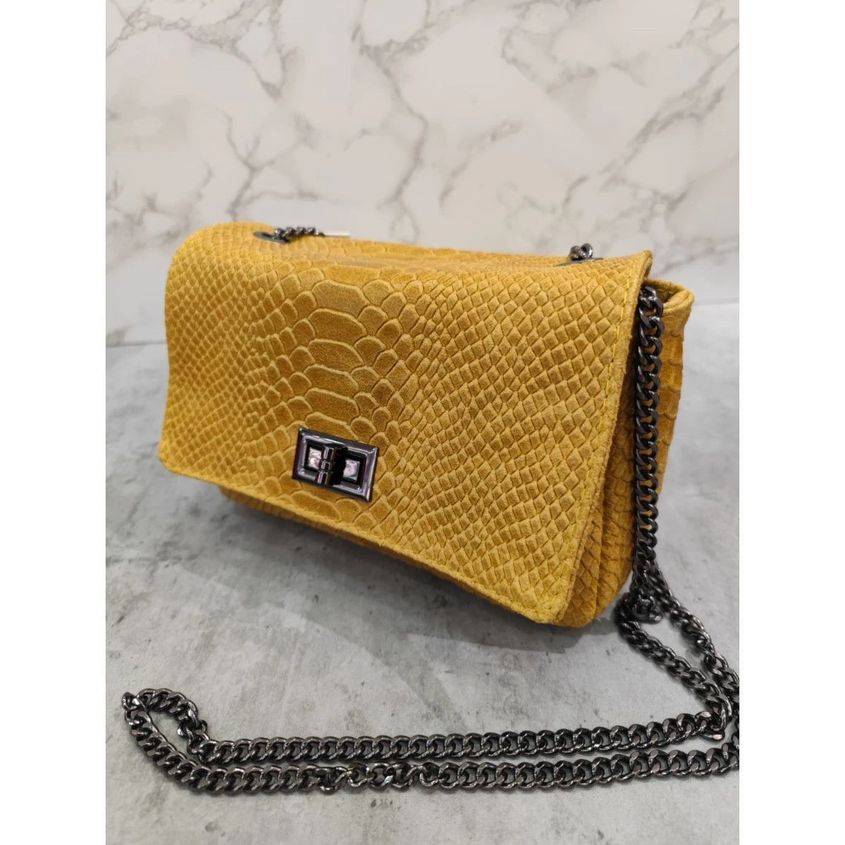 Sac Pochette Porté épaule En Croûte De Cuir Imprimé Python 11 Sac Pochette Porté épaule En Croûte De Cuir Imprimé Python – Image 9