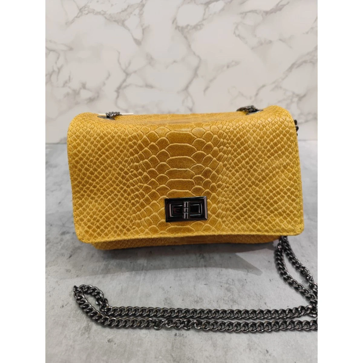 Sac Pochette Porté épaule En Croûte De Cuir Imprimé Python 13 Sac Pochette Porté épaule En Croûte De Cuir Imprimé Python – Image 11