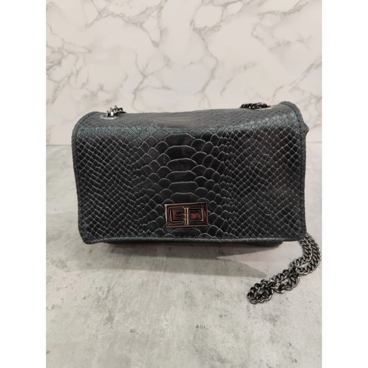 Sac Pochette Porté épaule En Croûte De Cuir Imprimé Python 15 Sac Pochette Porté épaule En Croûte De Cuir Imprimé Python – Image 13