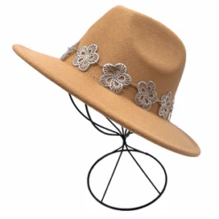 Chapeau à Large Bord Avec Ornement Fleurs En Métal -Accessoires De Mode pdtimg 5010430b