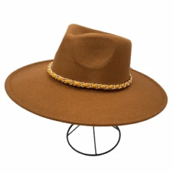 Chapeau Embelli D'une Chaîne Tressée Avec Simili Cuir 28 Chapeau Embelli D'une Chaîne Tressée Avec Simili Cuir -Accessoires De Mode pdtimg 5010481b