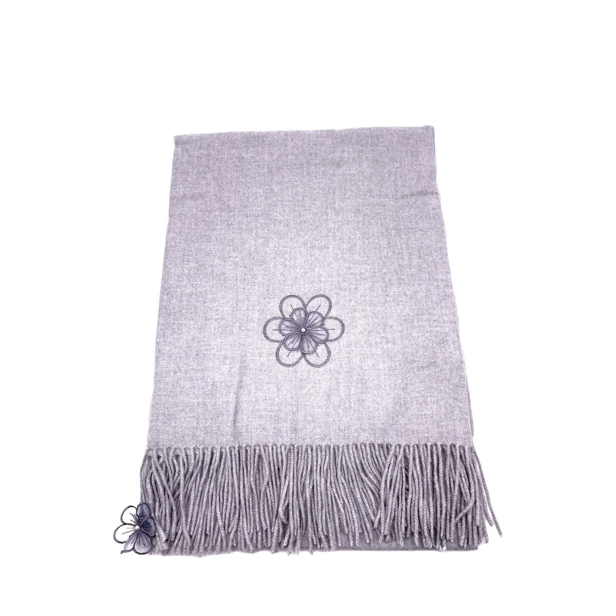 Écharpe Frangées En Tissu Doux Brodé Aux Fleurs 8 Écharpe Frangées En Tissu Doux Brodé Aux Fleurs – Image 6