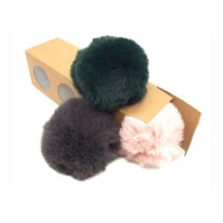 Pompons Imitation Fourrure De Lapin (1 Pompon Vert Bouteille Et 2 Pompons De Couleurs Aléatoires)