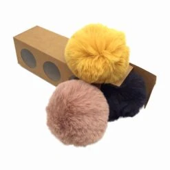Pompons Imitation Fourrure De Lapin (1 Pompon Moutarde Et 2 Pompons De Couleurs Aléatoires)