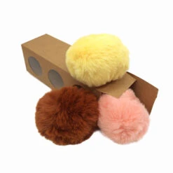Pompons Imitation Fourrure De Lapin (1 Pompon Jaune Clair Et 2 Pompons De Couleurs Aléatoires)
