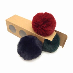 Pompons Imitation Fourrure De Lapin (1 Pompon Rouge Foncé Et 2 Pompons De Couleurs Aléatoires)
