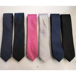 Assortiment Cravate En Tissu à Imprimé En Pointillés