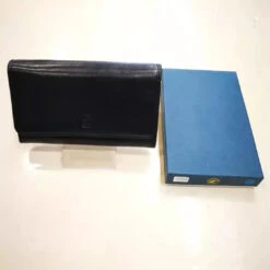 Portemonnaie Avec Rabat Et Fermoir En Cuir Bleu Marine