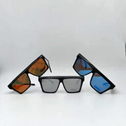 Lunettes De Soleil En Carrées Dotées Verres à Effet Miroir