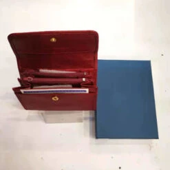 Portefeuille Rouge En Rabat Muni De 3 Soufflets Internes