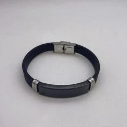 Bracelet Caoutchouc Avec Plaquette Rectangulaire Noir
