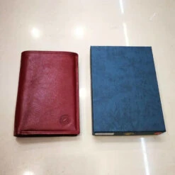 Grand Portefeuille à 3 Volets En Cuir De Vachette Rouge