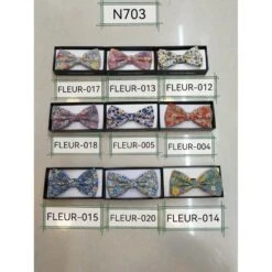 Noeud Papillon Dans Un Tissu Sublimé Par De Petites Fleurs