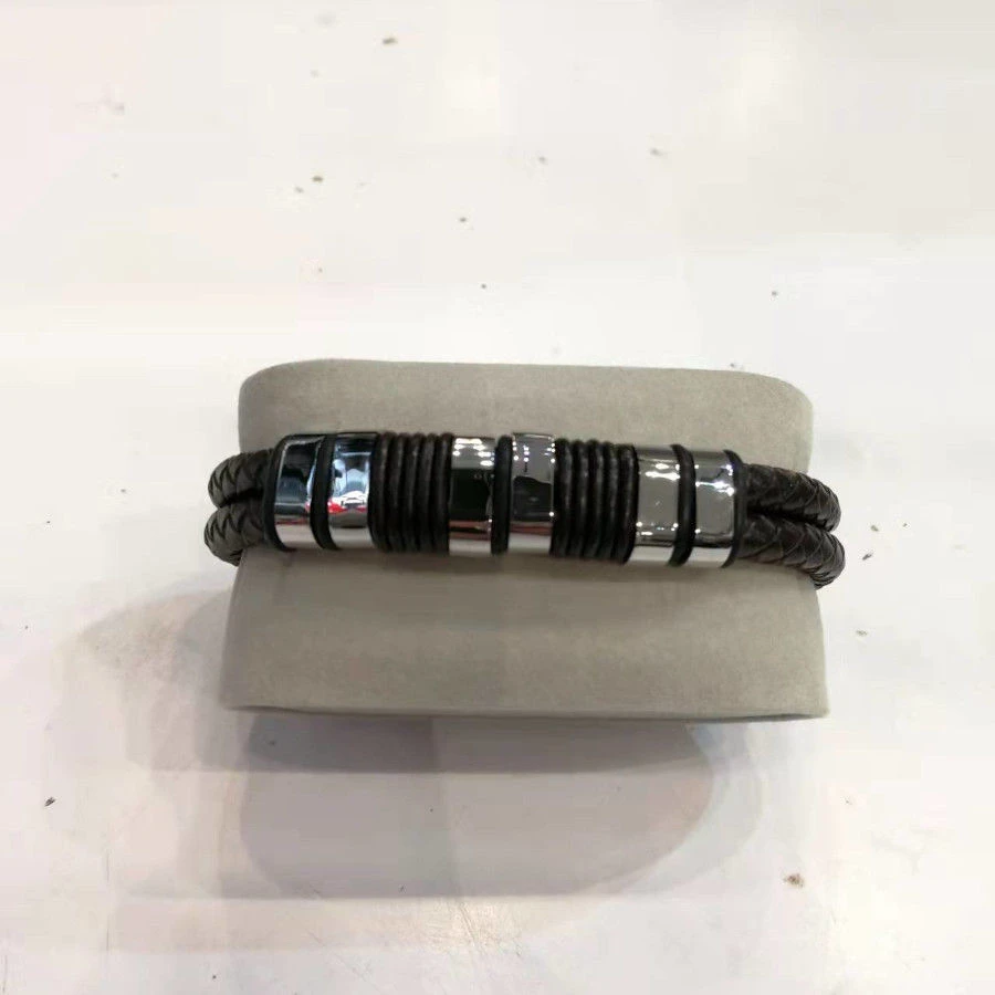 Bracelet Avec Double Lanière Tressée Marron Foncé Et Anneaux En Métal 3 Bracelet Avec Double Lanière Tressée Marron Foncé Et Anneaux En Métal