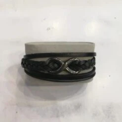 Bracelet à 3 Rangées En Cuir Noir Avec Signe Infini Métal