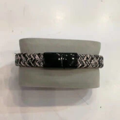 Bracelet à Fermoir Aimanté En Cuir De Vachette Tressé Gris