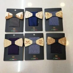 Noeud Papillon En Bois Avec La Pochette Assortie