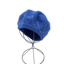 Béret En Viscose Avec Mélange Bleu Bordé à Strass