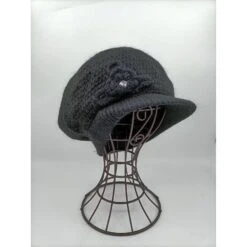 Bonnet En Tricot à Visière Avec Une Fleur Et Strass NOIR