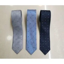 Cravate En Polyester Et Soie Avec Un Motif Géométrique