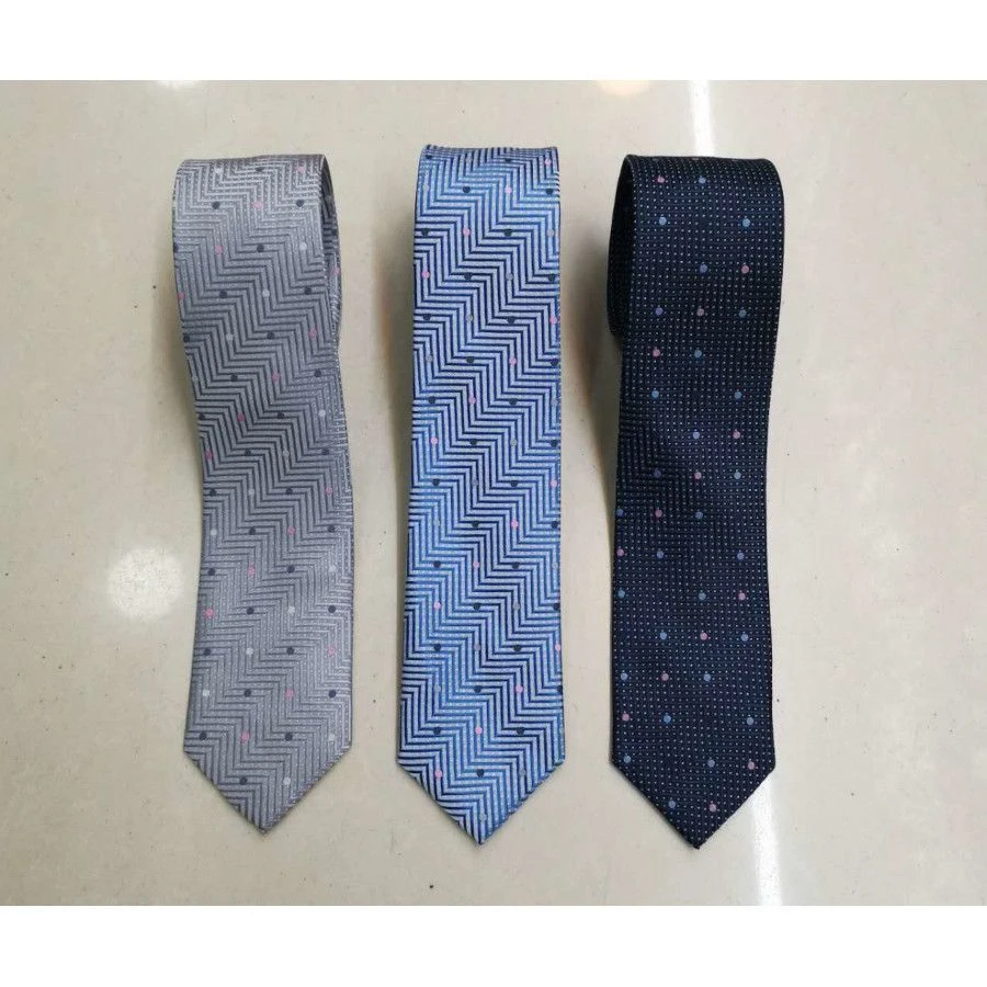 Cravate En Polyester Et Soie Avec Un Motif Géométrique 3 Cravate En Polyester Et Soie Avec Un Motif Géométrique