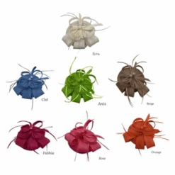 Bibi De Cérémonie Surmonté D'une Boucle Florale Plumes Coloris MIX