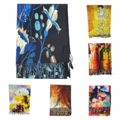 Écharpe Parée Un Imprimé Inspiré De Belle Peinture