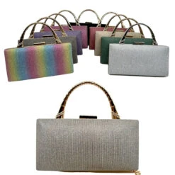 Sac Soirée Rigide Avec Des Strass Sur Le Bas Des Poignets