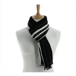 Echarpe 65x145cm Composée D'un Imprimé Avec Rayures